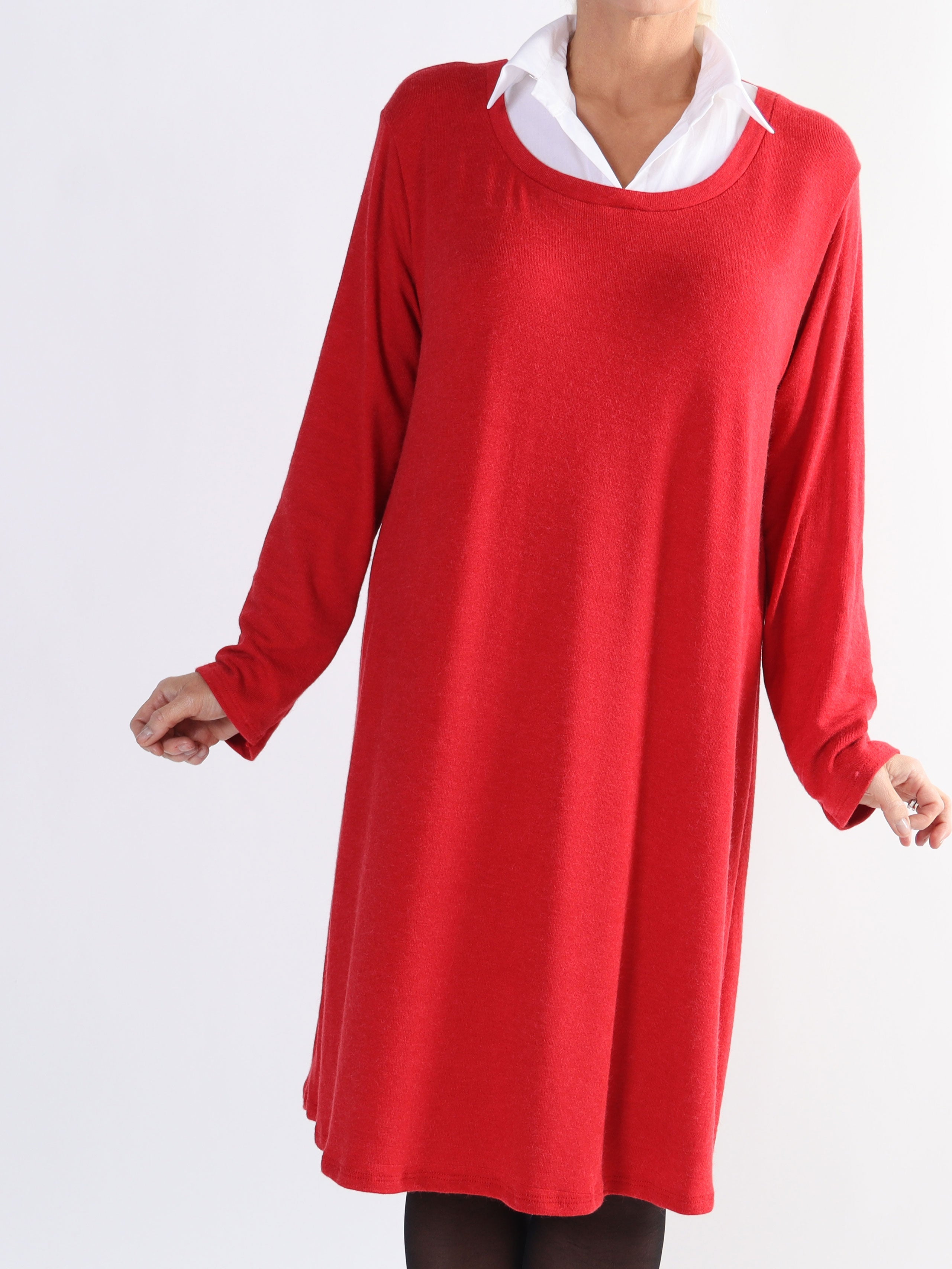 Rita Long - Härlig mjuk plus size klänning med vit skjortkrage